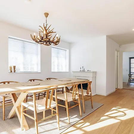 5 Star In Semesterbostad Liseleje