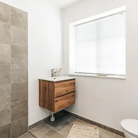 Semesterbostad 5 Star In *